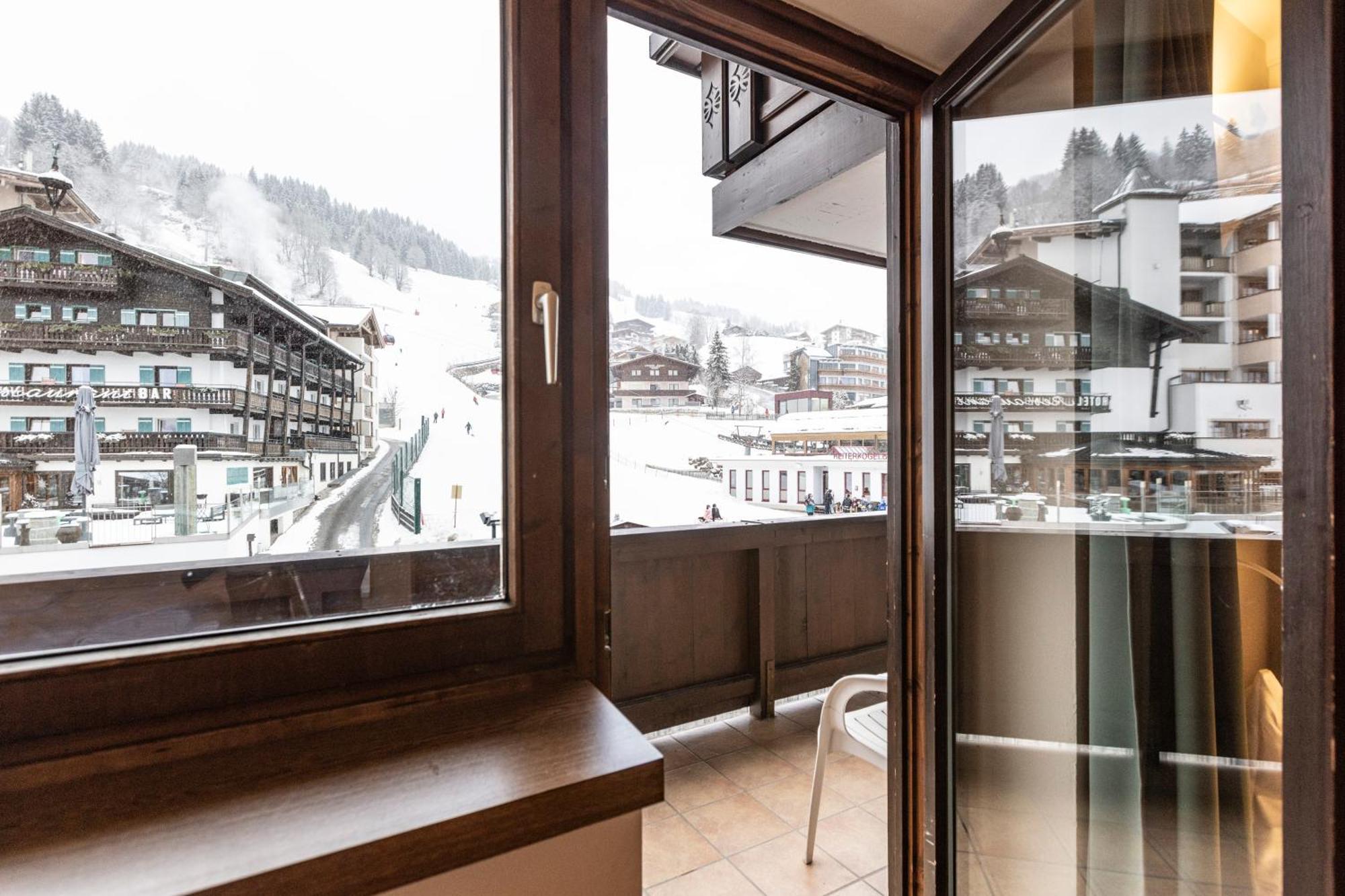 Hotel Pinzgauerhof - Inclusive Evening Dinner Saalbach-Hinterglemm Exterior foto